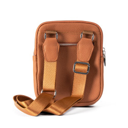 OSCAR Men’s Camel Leather Zippered Backpack